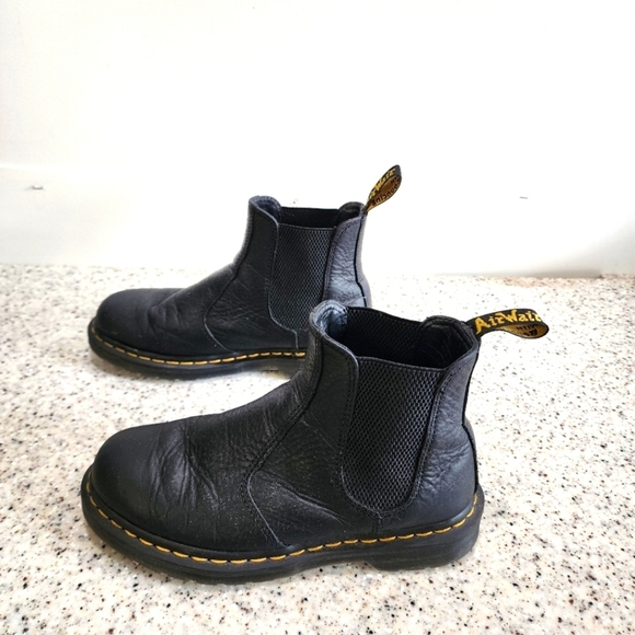 Dr. Martens Snowplow Matte Black Leather Chelsea Boots Size W-7/M6 - Picture 2 of 6